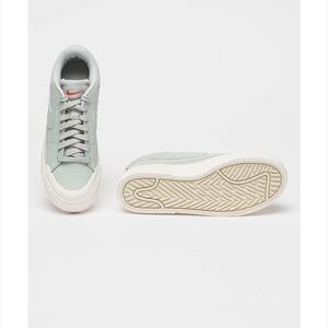 Nike Women's Court Legacy Lift sneaker